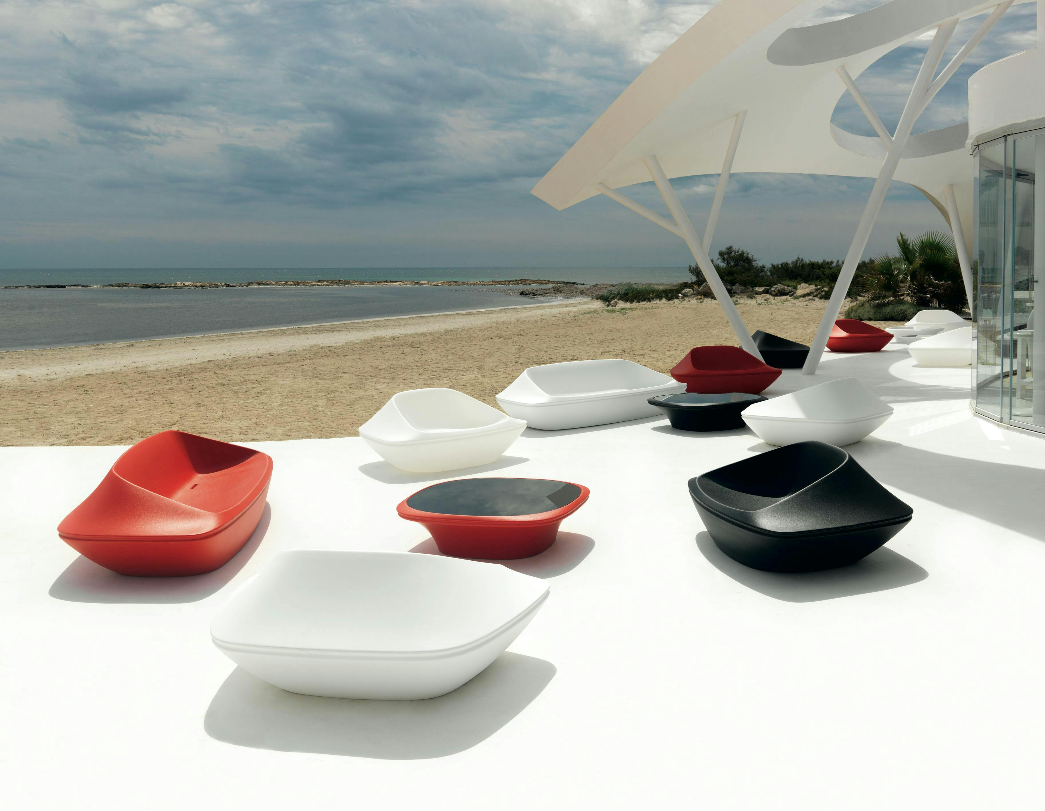furniture table pottery art porcelain plate