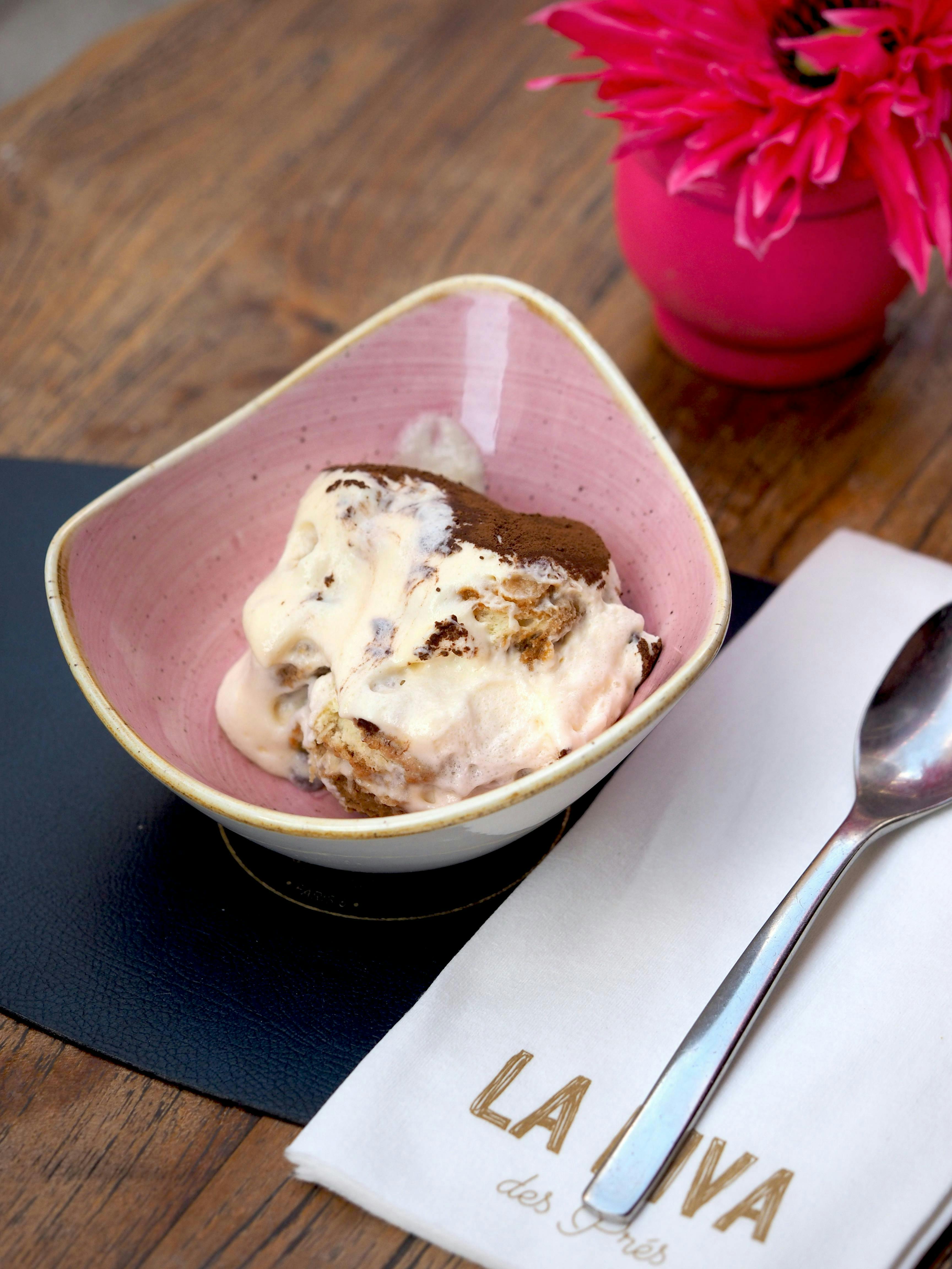 cream dessert food ice cream frozen yogurt cutlery spoon sundae
